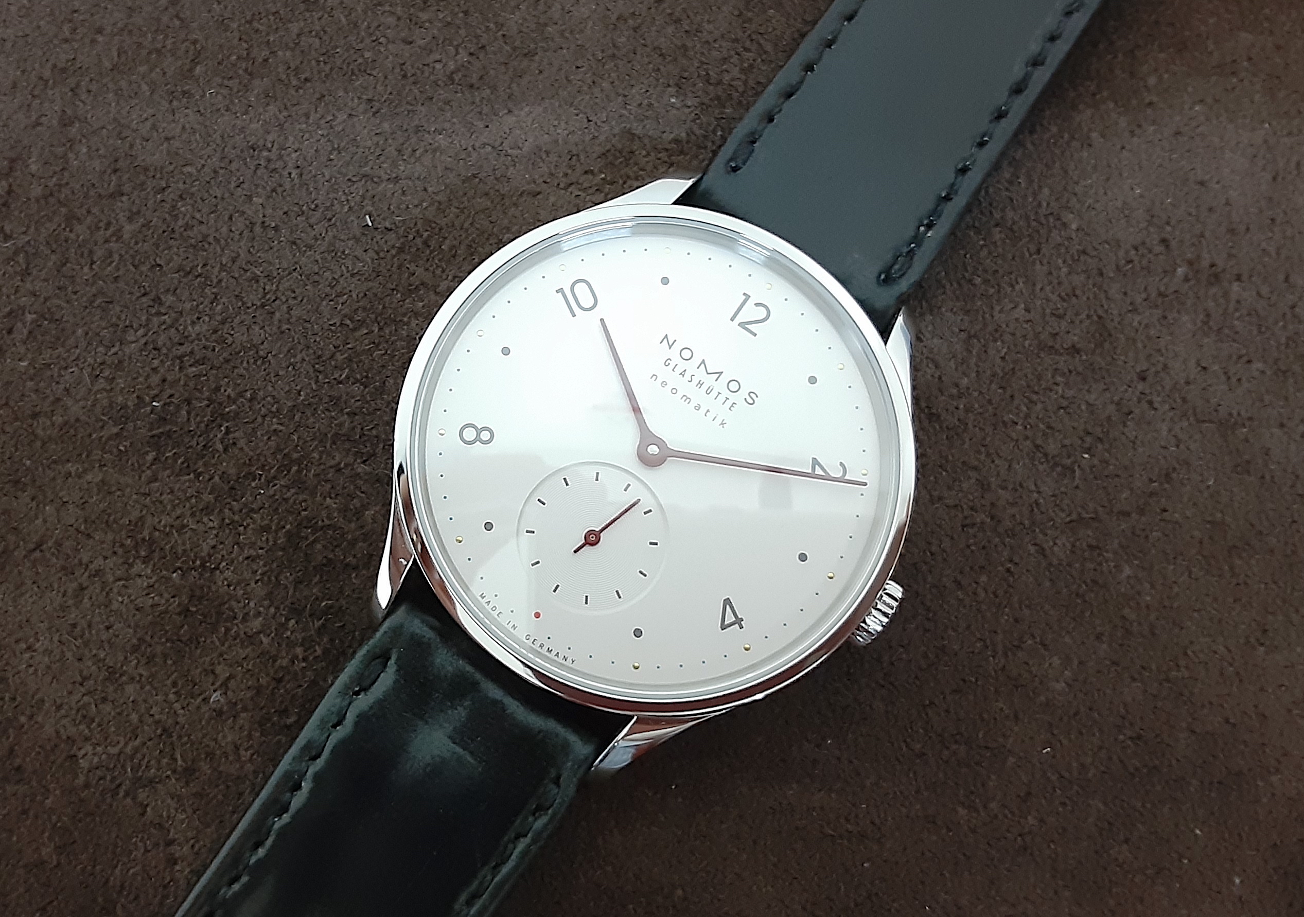 ノモス＞デザイン・機能を兼ね備えたミニマティック | Dear Watch Lover
