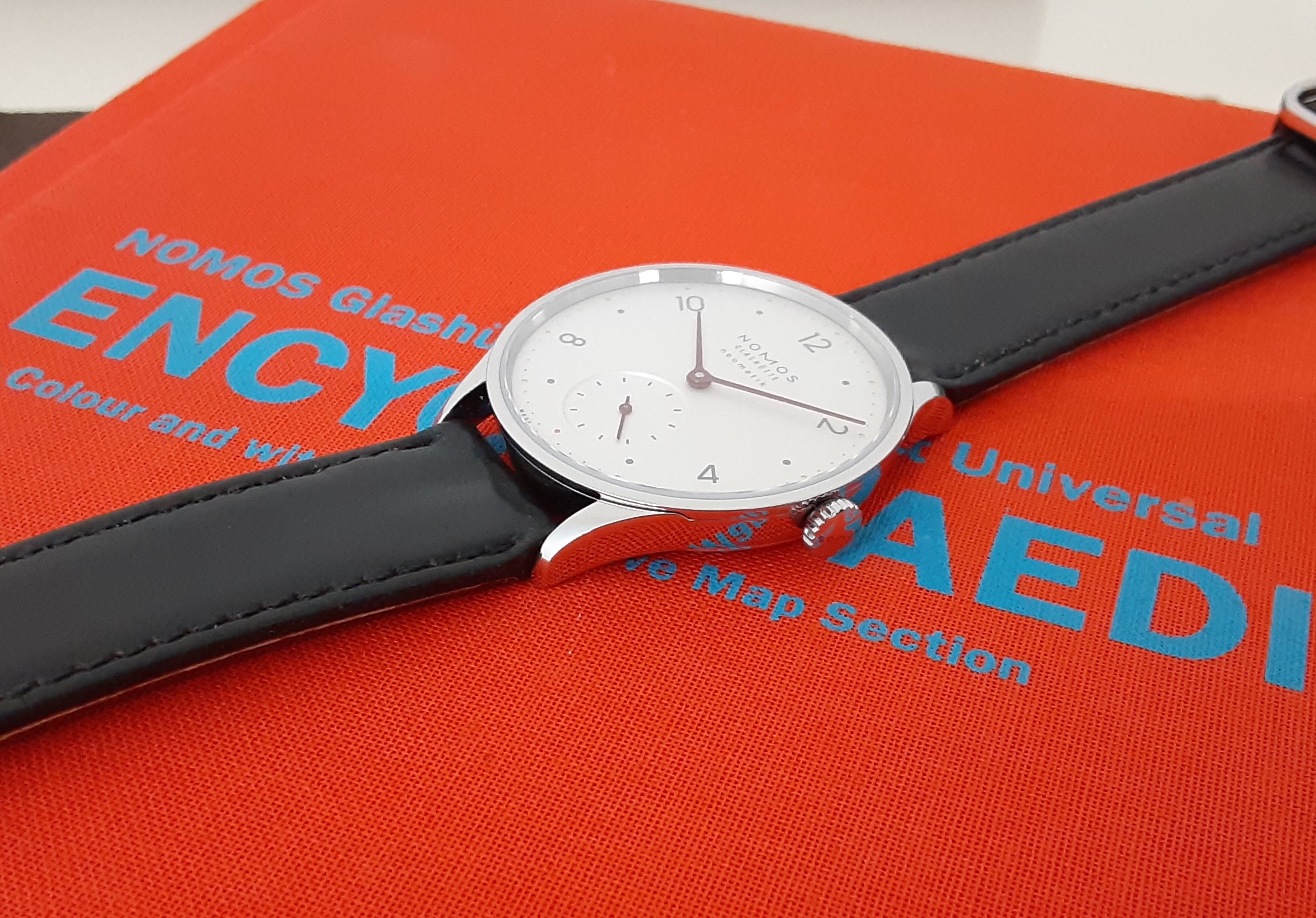 ノモス＞デザイン・機能を兼ね備えたミニマティック | Dear Watch Lover