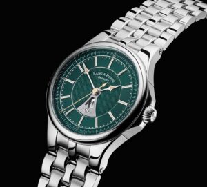 〈ラング＆ハイネ〉初のラグジュアリースポーツウォッチが世界同時公開。