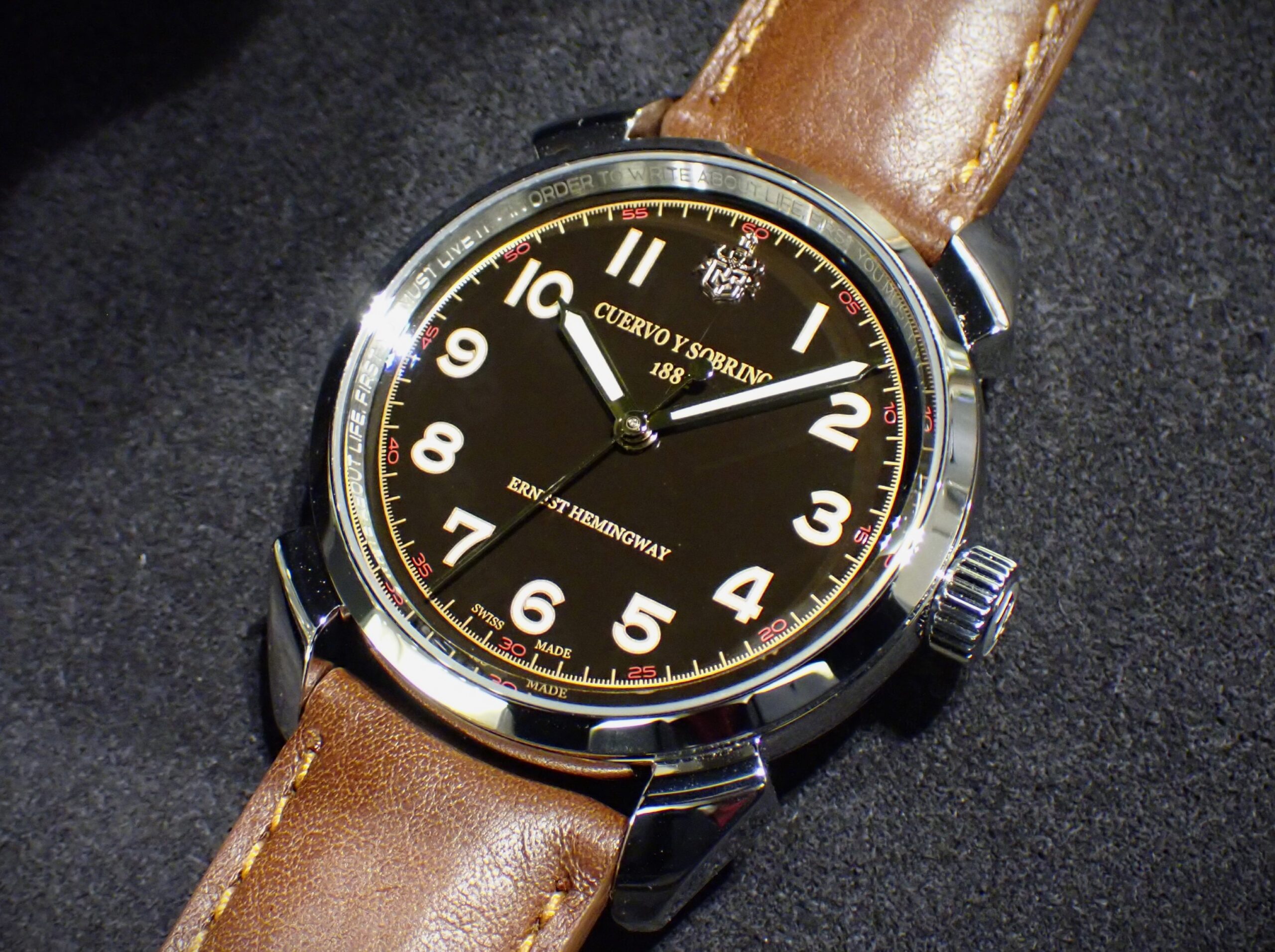 クエルボ・イ・ソブリノス＞新作・限定 ヒストリアドール ヘミング  